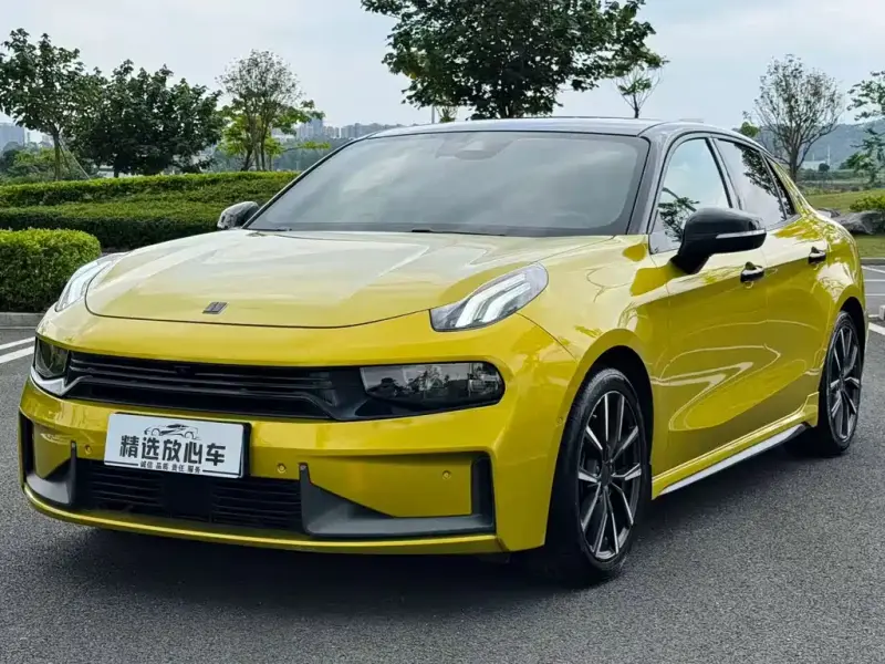 Lynk & Co 03