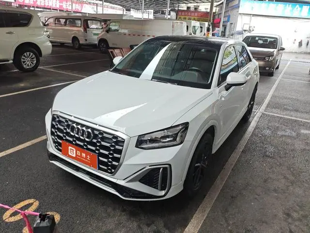 Audi Q2L