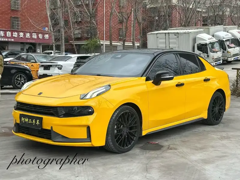 Lynk & Co 03