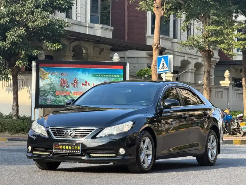 Toyota Reiz
