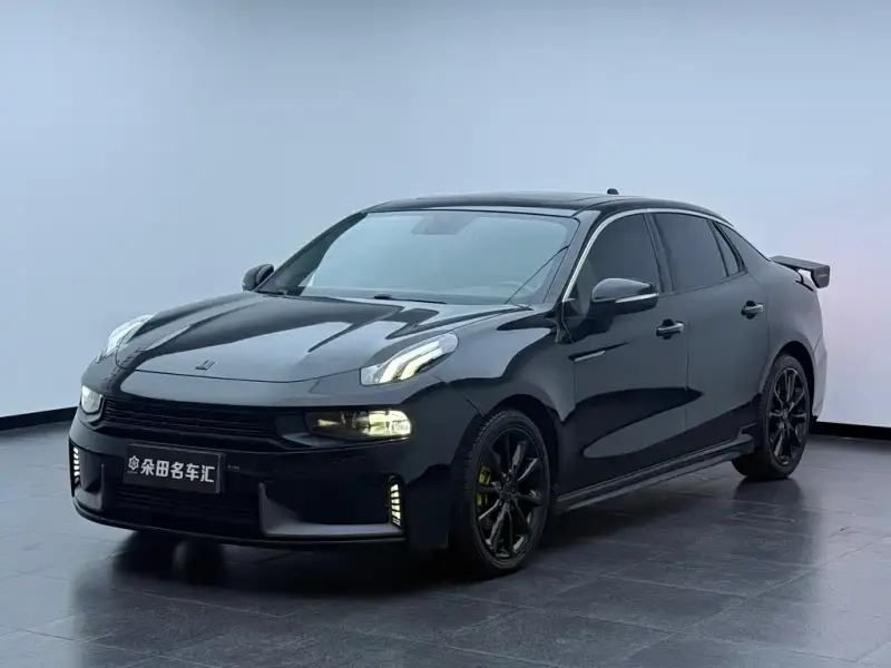 Lynk & Co 03