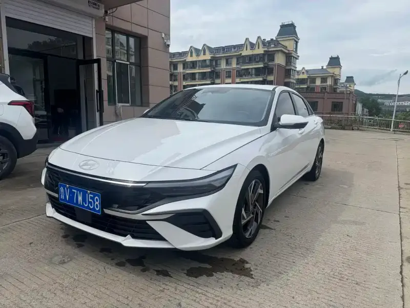 Hyundai Elantra