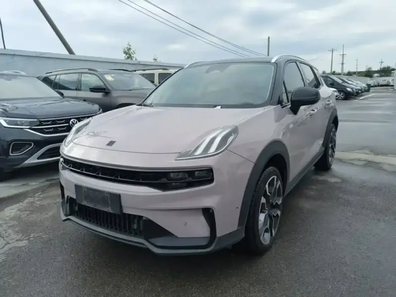 Lynk & Co 06