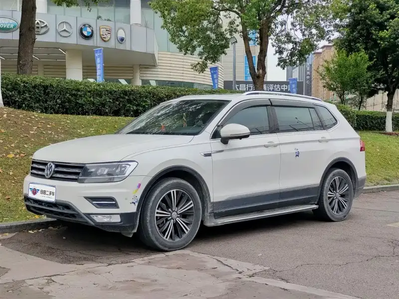 Volkswagen Tiguan L