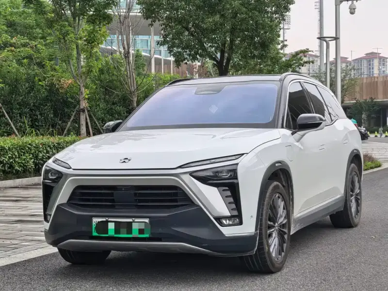 NIO ES8