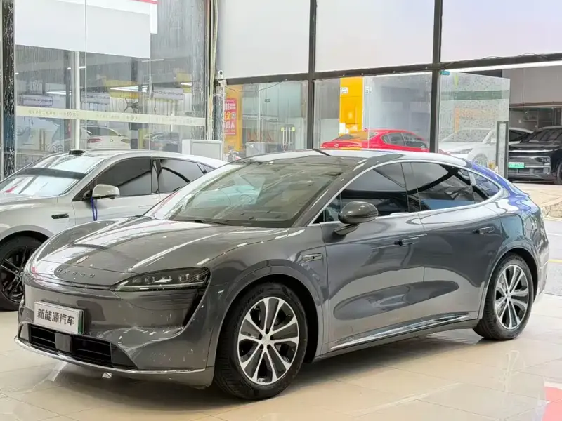 Luxeed Zhijie R7