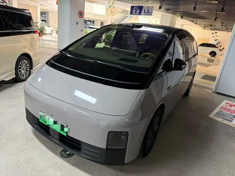 Li Auto MEGA