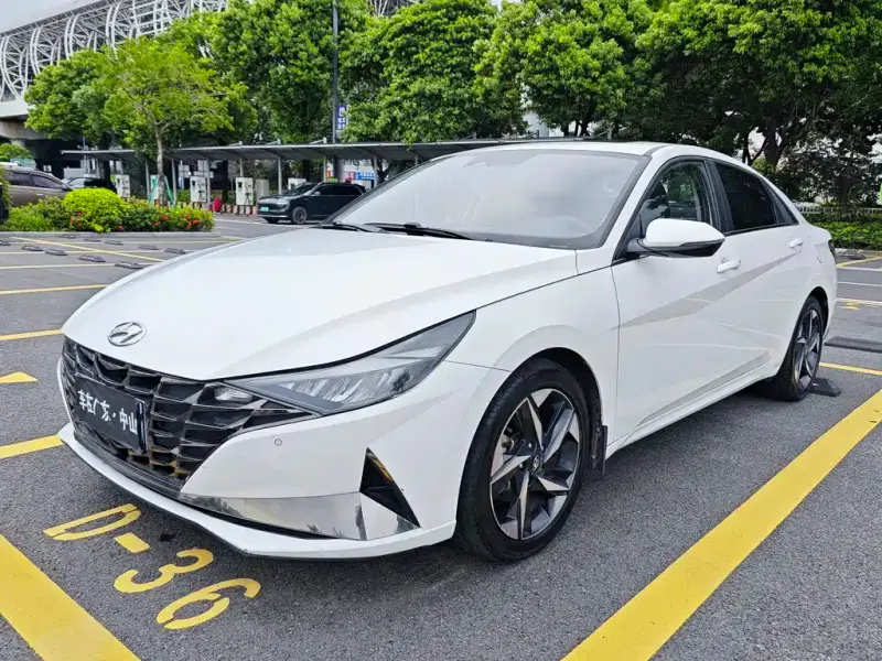 Hyundai Elantra