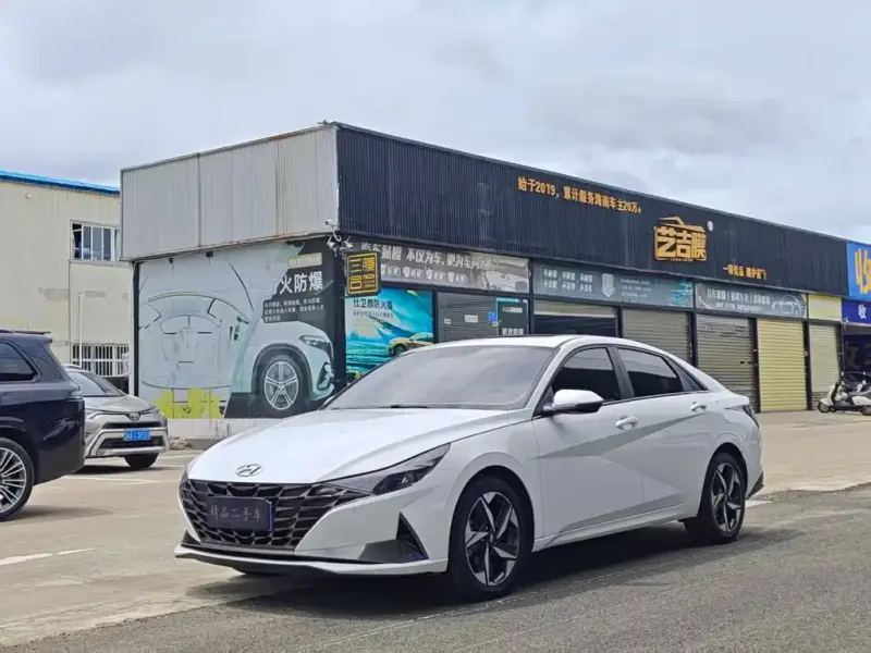 Hyundai Elantra