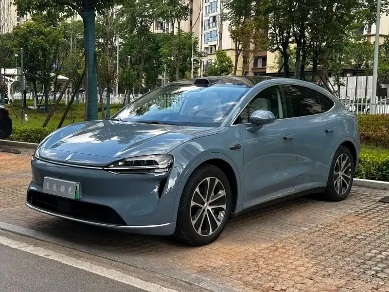 Luxeed Zhijie R7
