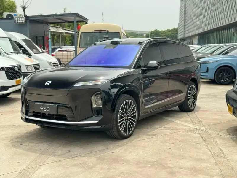NIO ES8