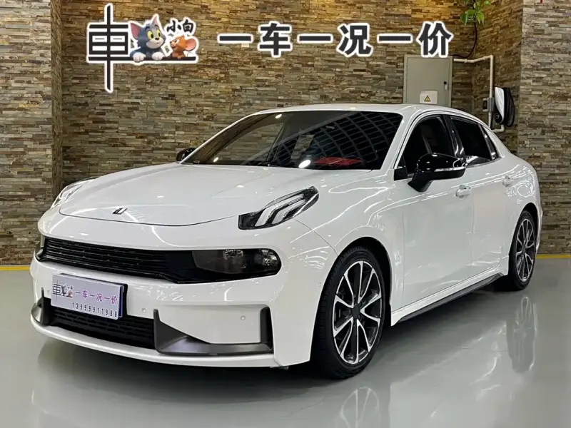 Lynk & Co 03