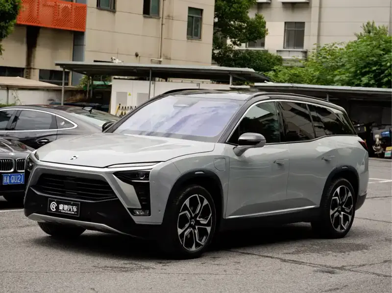 NIO ES8