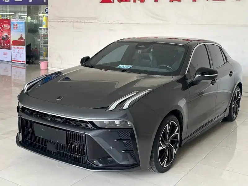 Lynk & Co 03