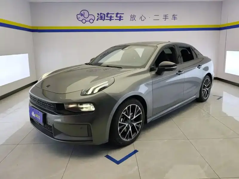 Lynk & Co 03