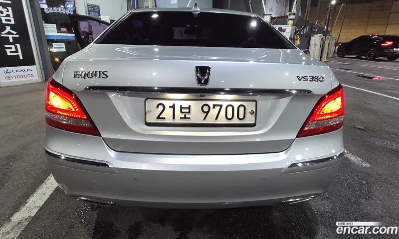 Hyundai Equus
