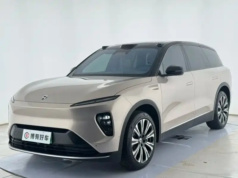 NIO ES8