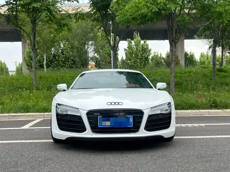 Audi R8