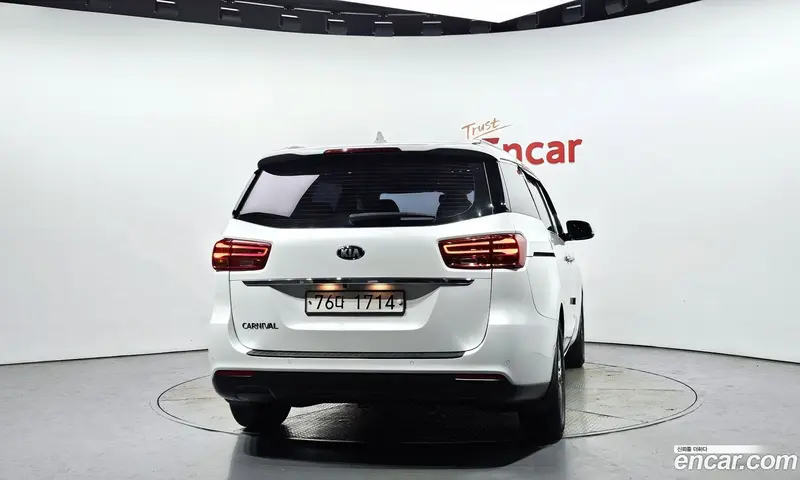 Kia Carnival (Canival)