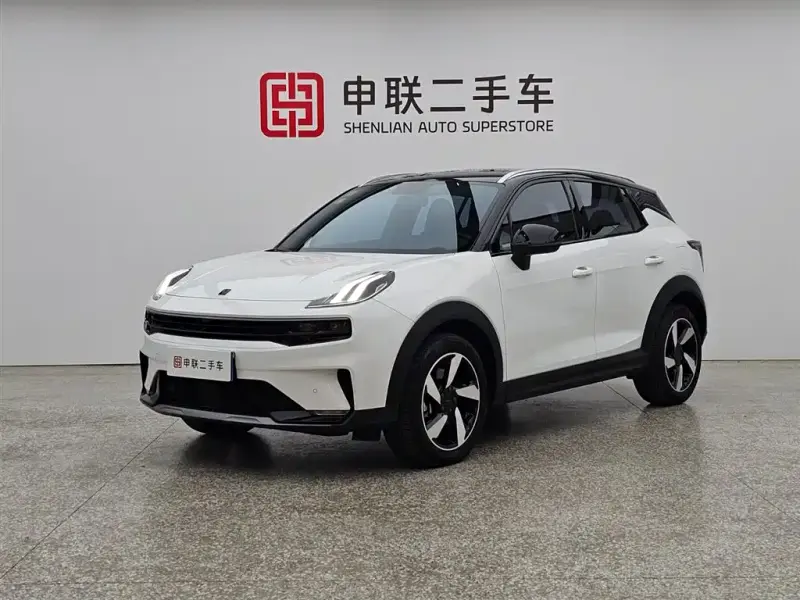 Lynk & Co 06