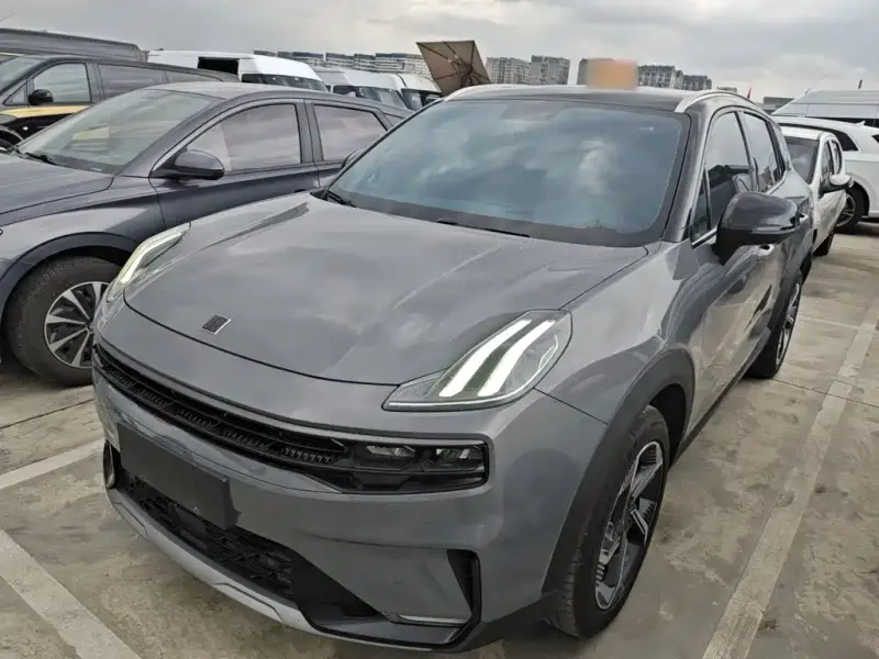 Lynk & Co 06
