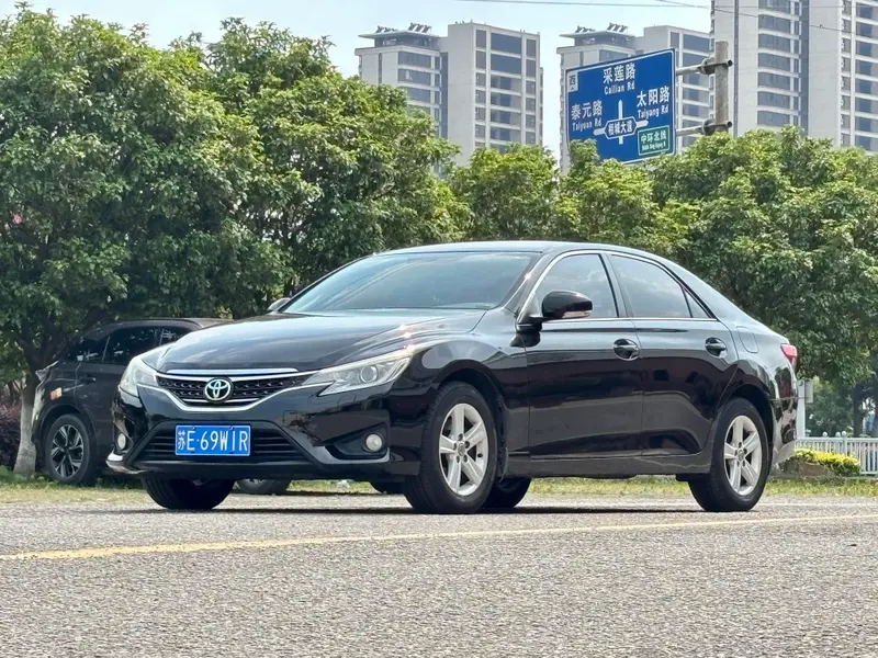 Toyota Reiz