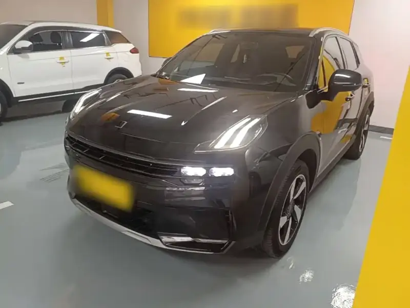 Lynk & Co 06