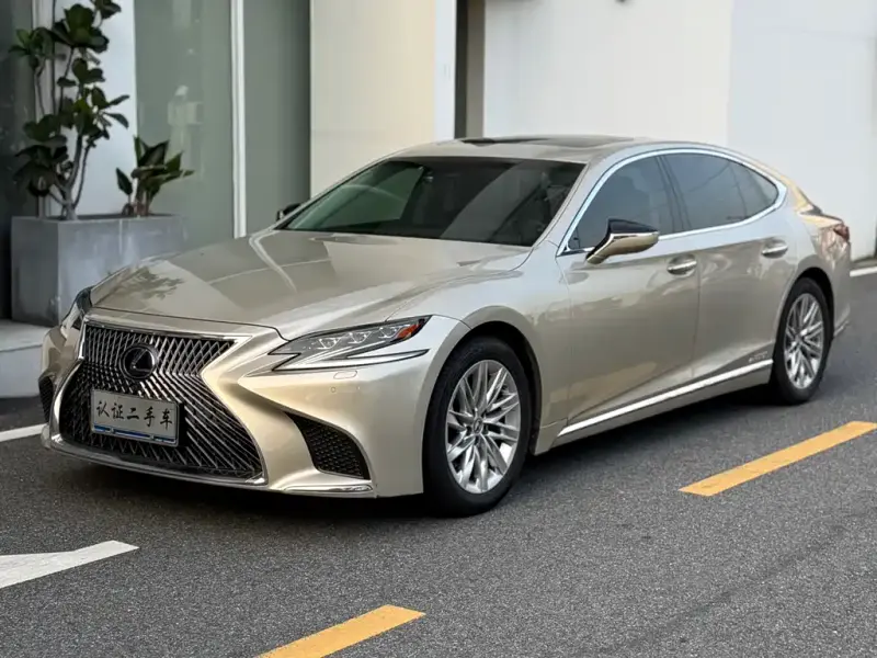 Lexus LS