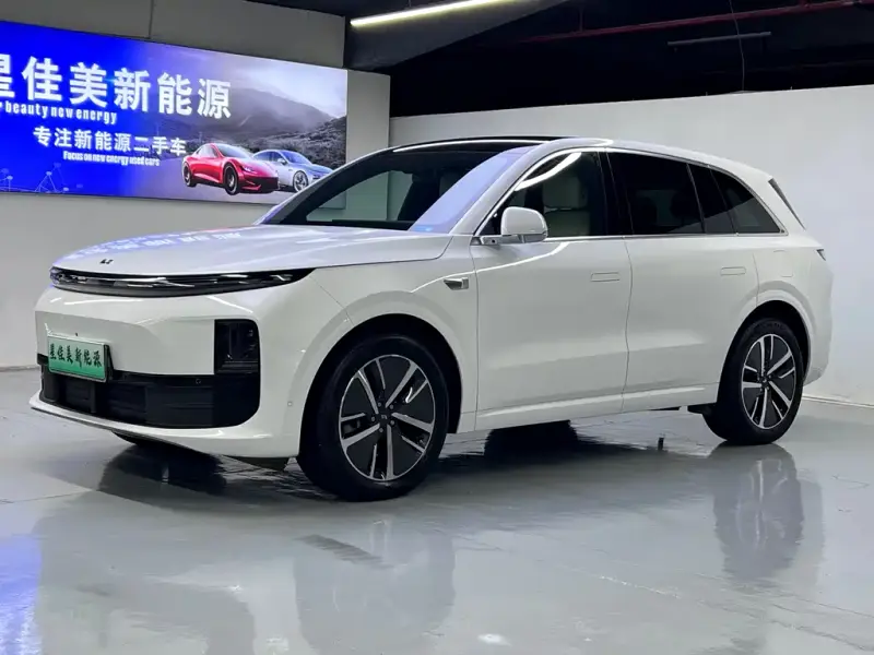 Li Auto L6