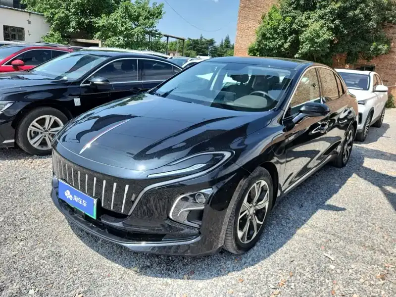 Hongqi E-QM5