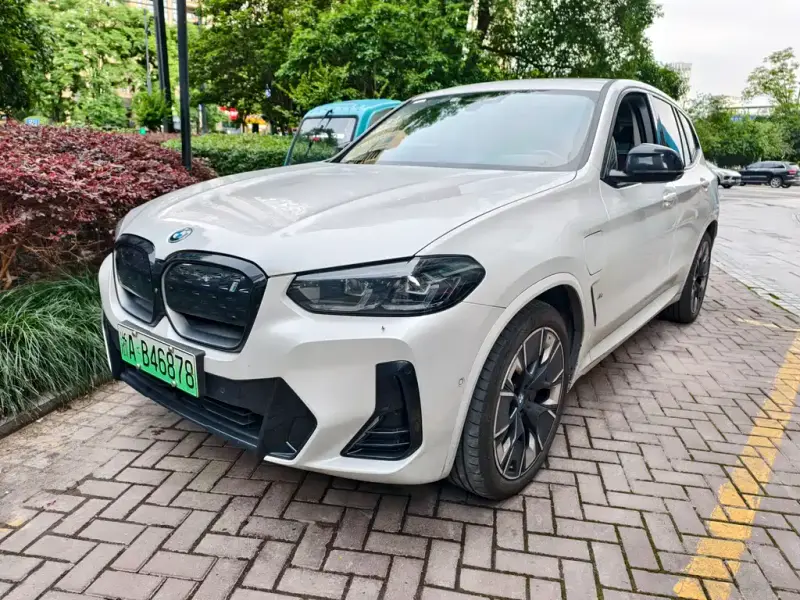 BMW iX3