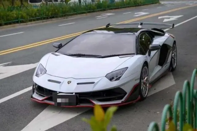 Lamborghini Aventador