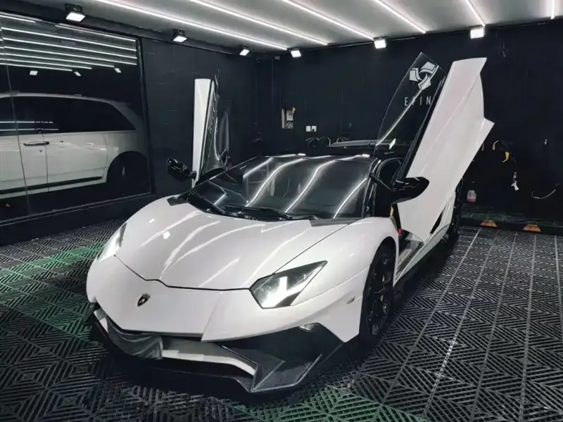 Lamborghini Aventador