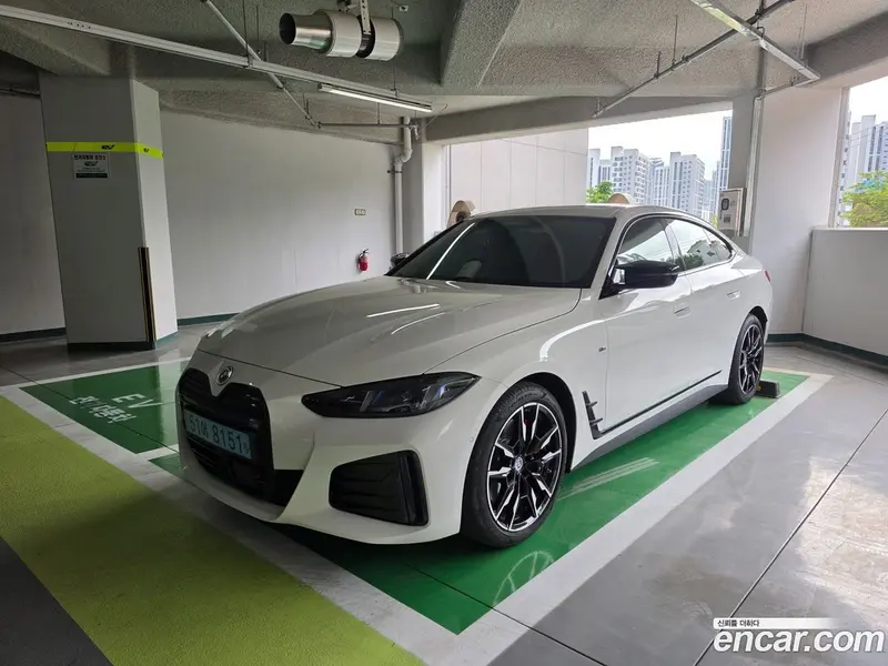 BMW i4