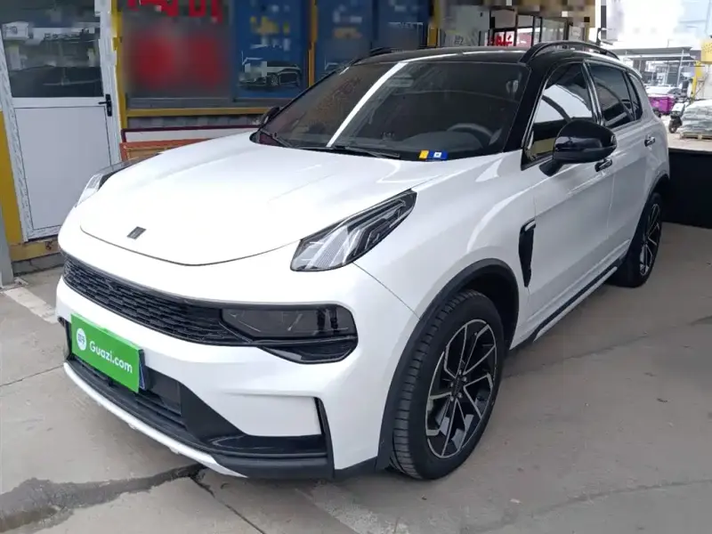 Lynk & Co 01