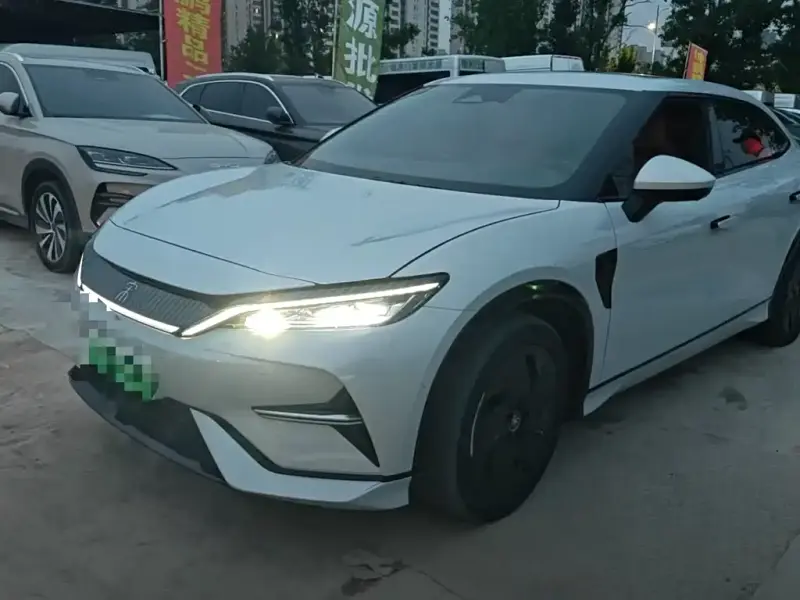 BYD L EV