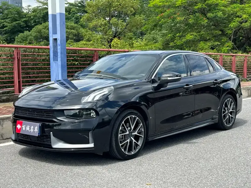 Lynk & Co 03