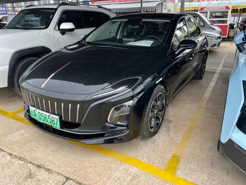 Hongqi E-QM5