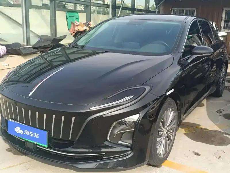 Hongqi E-QM5