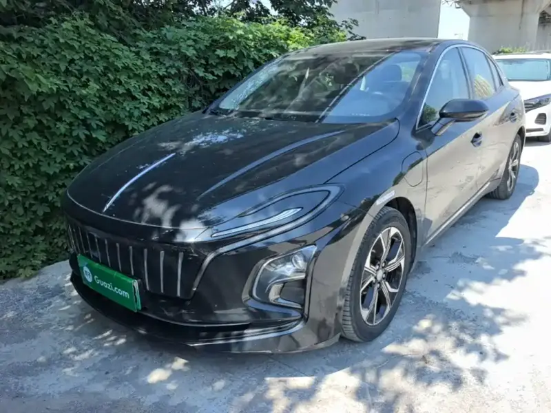 Hongqi E-QM5
