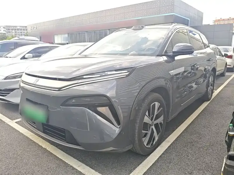 BYD Tang L