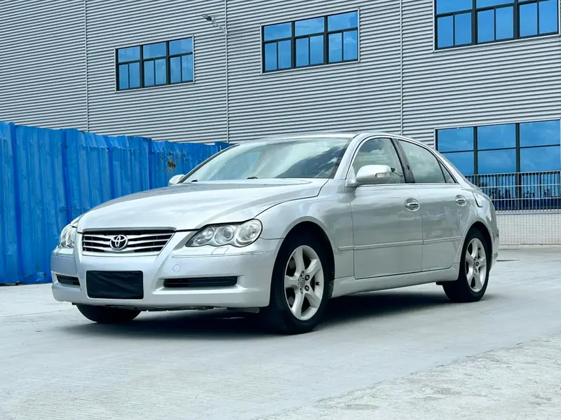 Toyota Reiz