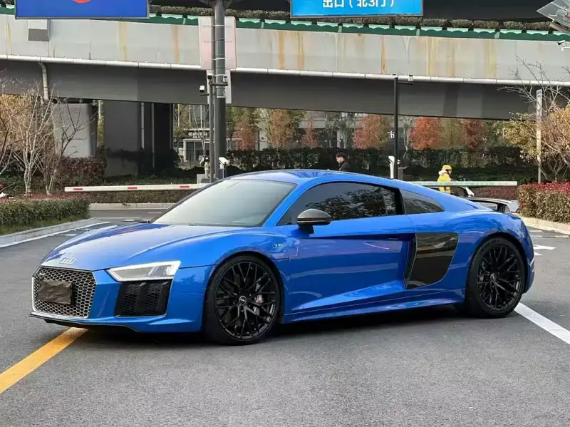 Audi R8
