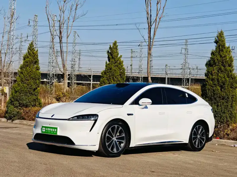Luxeed Zhijie R7
