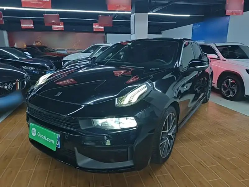 Lynk & Co 03