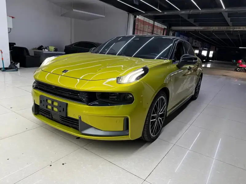Lynk & Co 03