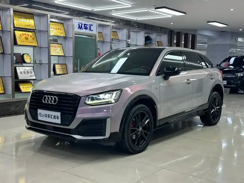 Audi Q2L