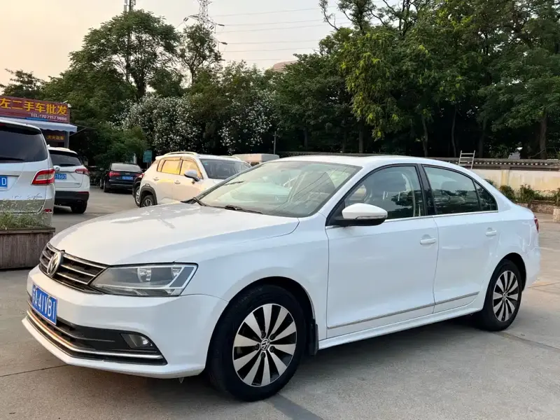 Volkswagen Sagitar