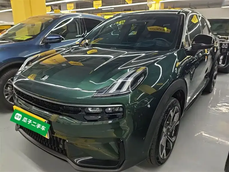 Lynk & Co 06