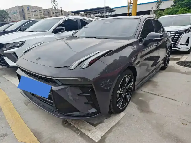Lynk & Co 03